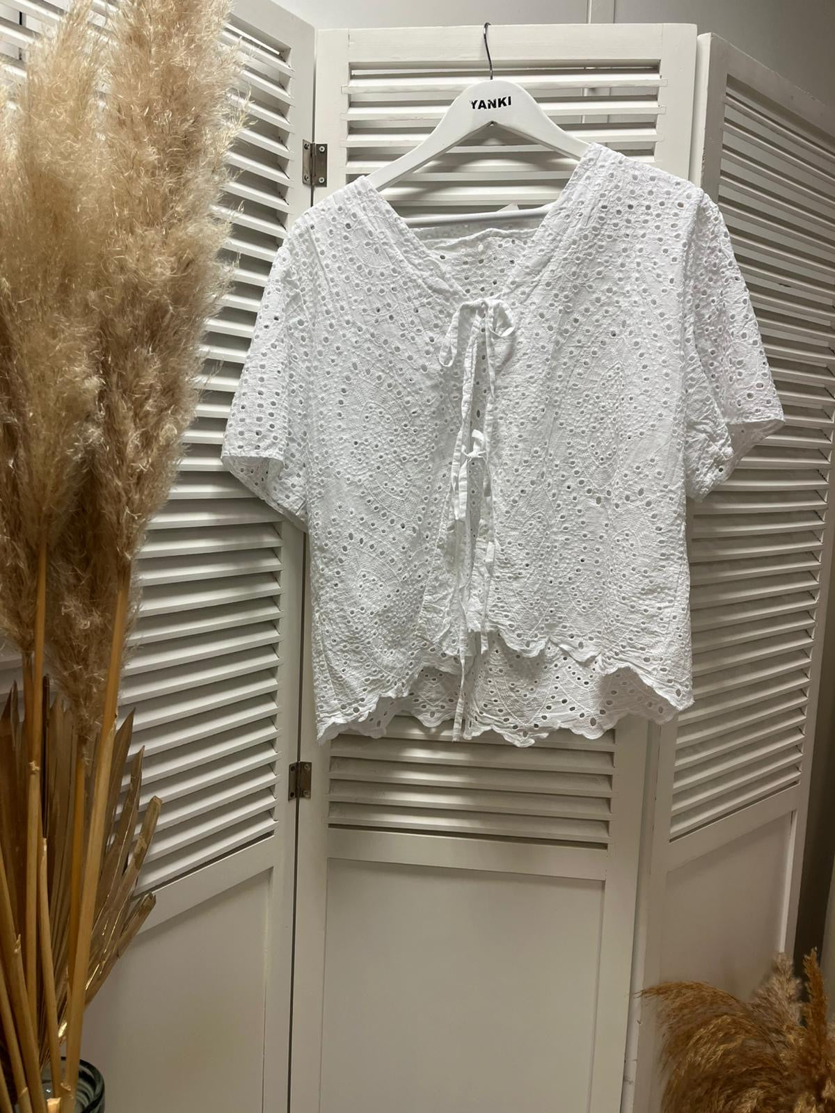 Blouse broderie à nouer