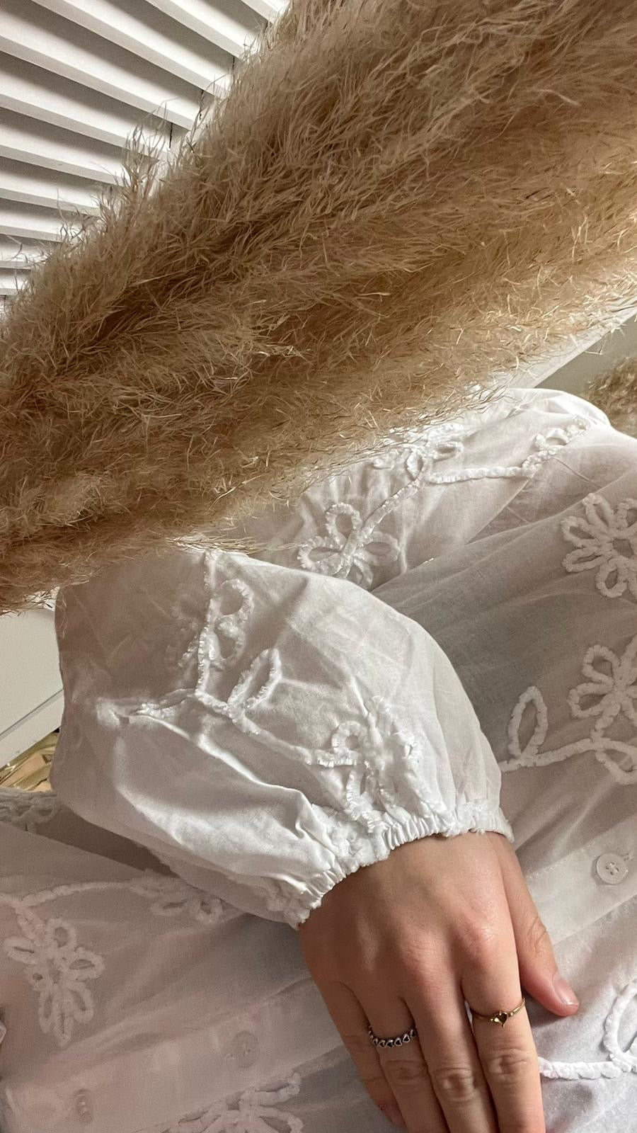 Blouse blanche brodée Lolita